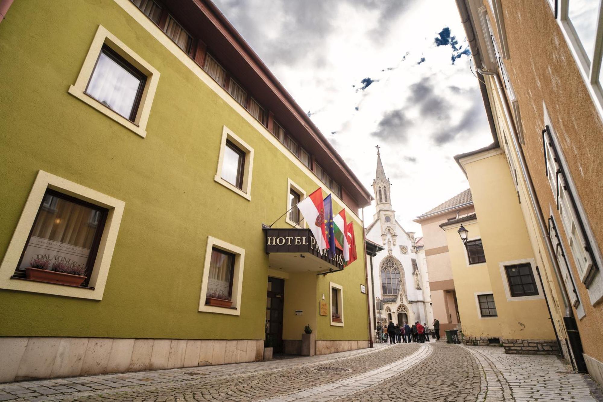 Hotel Palatinus Sopron Exterior foto